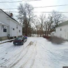 706 Alexander St SE